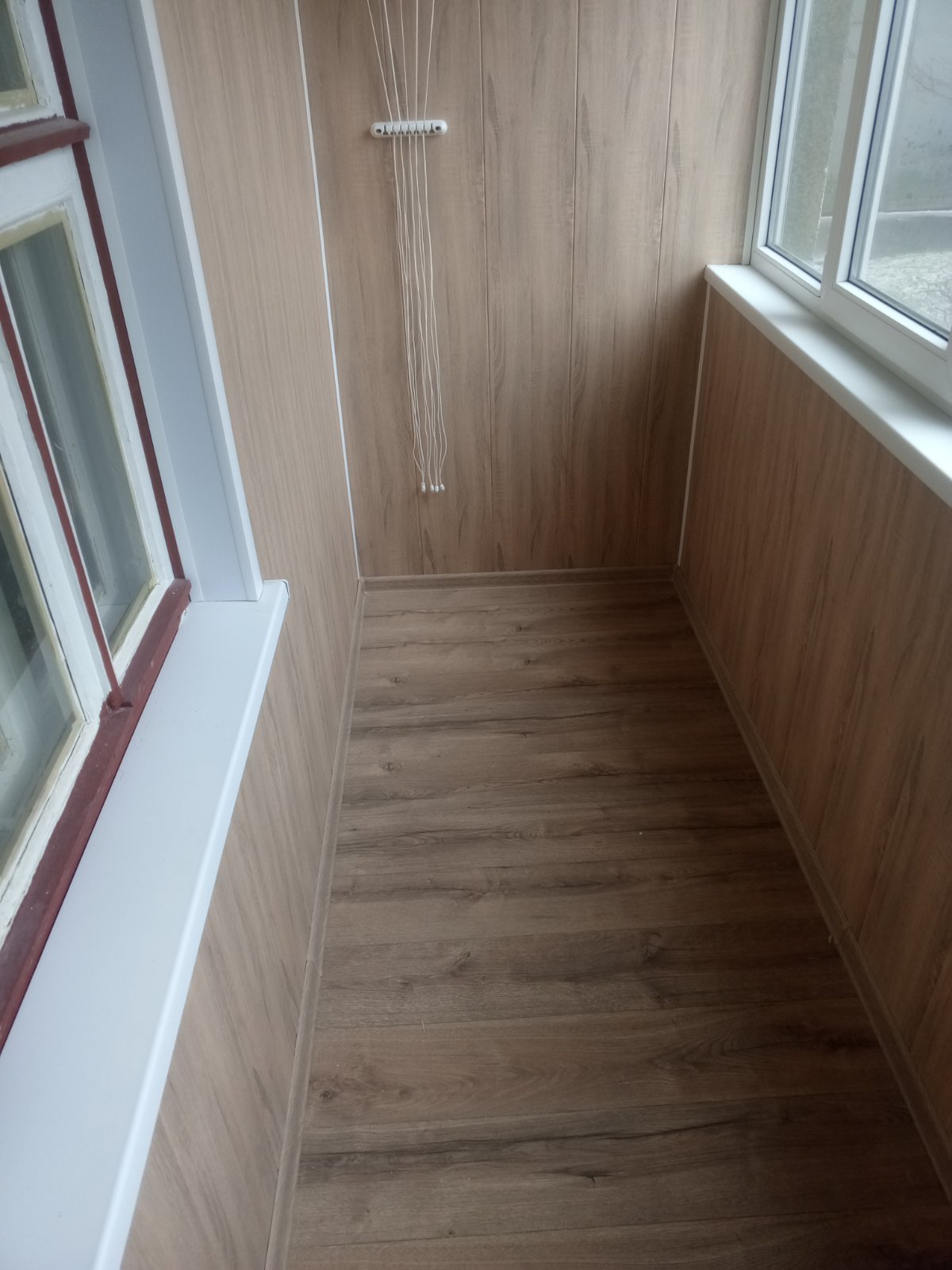 Отделка лоджии панелями ПВХ