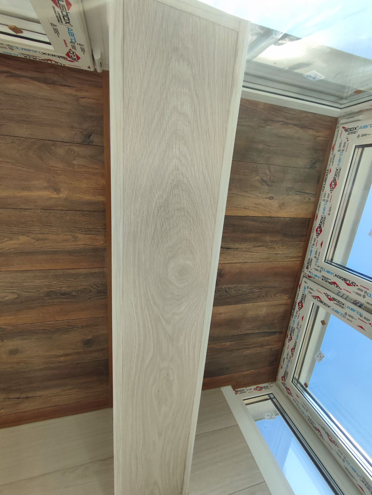 Отделка лоджии панелями ПВХ