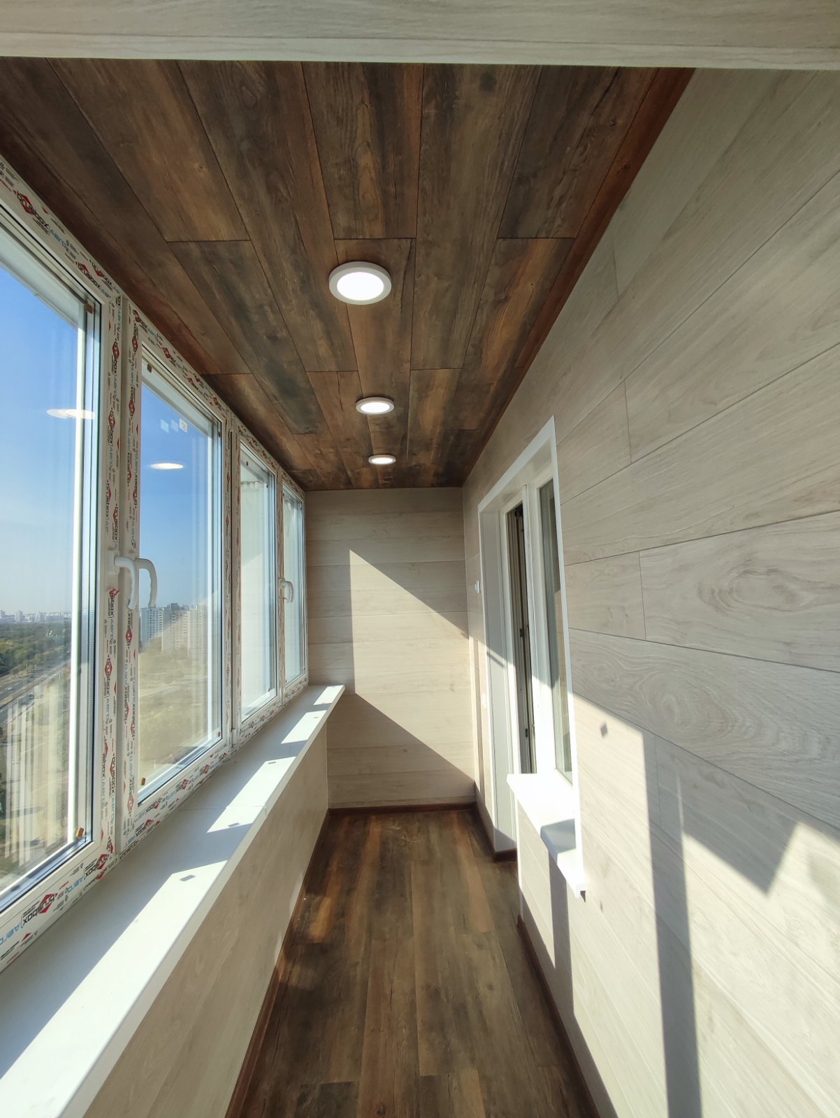 Отделка лоджии панелями ПВХ